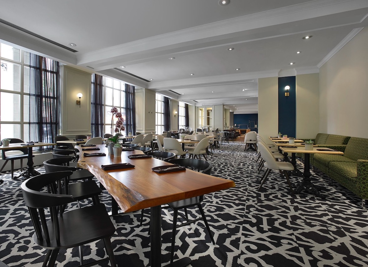 Cafe Nicole in Novotel